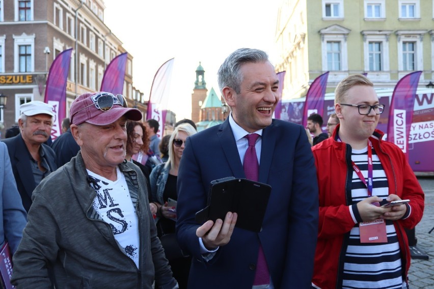 Robert Biedroń w Gnieźnie. Z wyborcami spotka się w sobotę.
