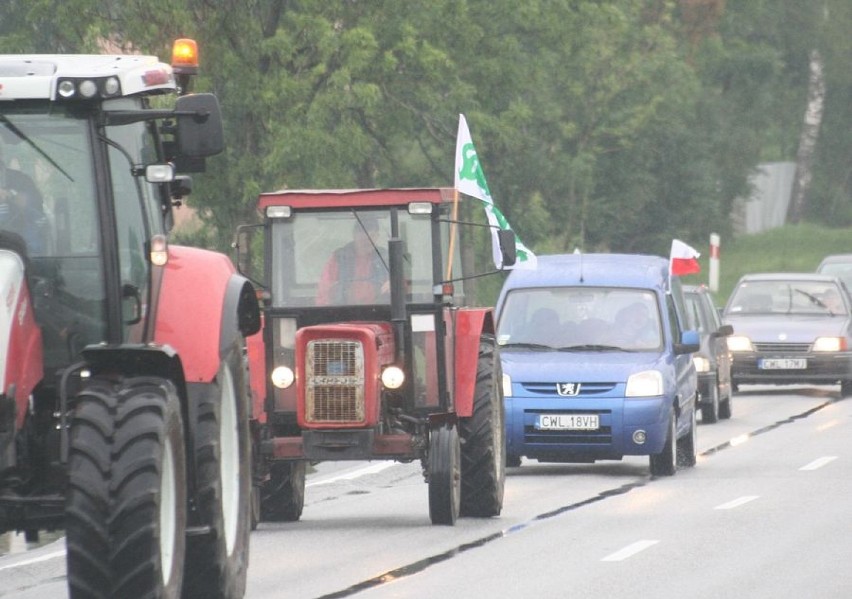 Protes rolników. Blokowali "jedynkę" [wideo, zdjęcia]