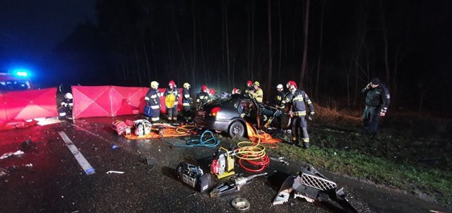 Wypadek w okolicach Żabinka. Jedna osoba poniosła śmierć na trasie Śrem - Mosina