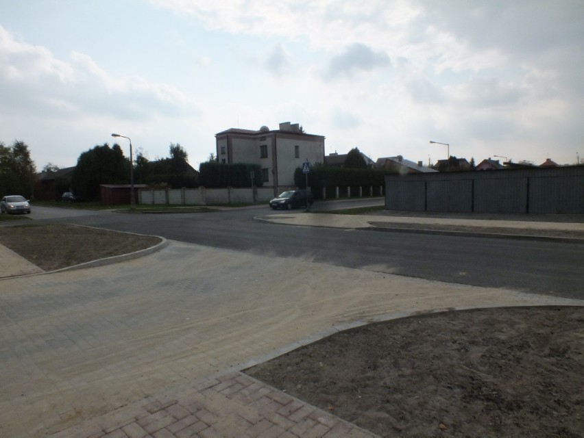Ulica Piaskowa w Kraśniku: Jest nowa jezdnia, parking i chodnik [ZDJĘCIA]