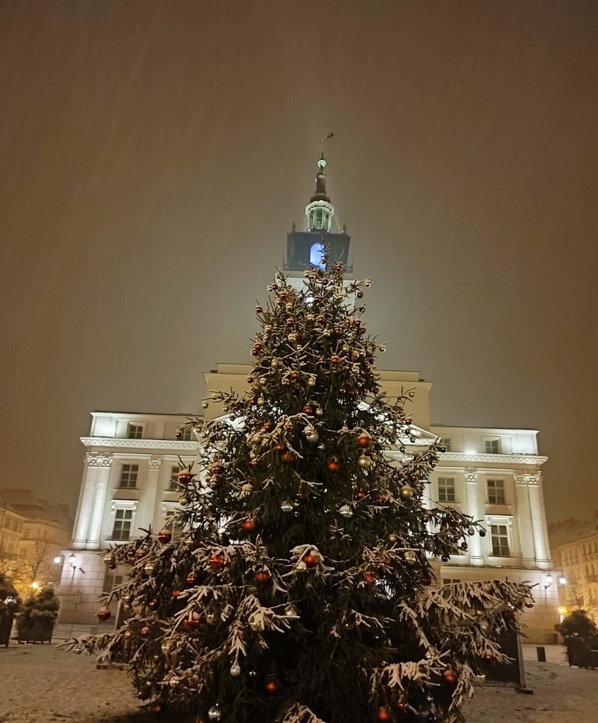 Pierwszy śnieg tej zimy w Kaliszu. Zobaczcie magiczne zdjęcia naszych czytelników