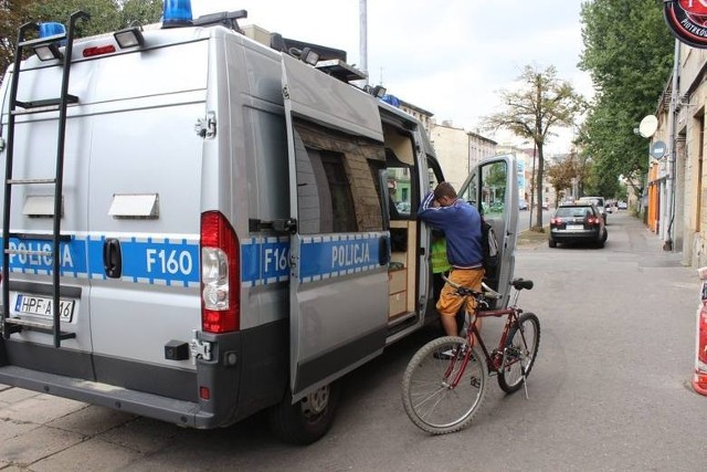 Na ul. Rzgowskiej rowerzysta potrącił pieszego