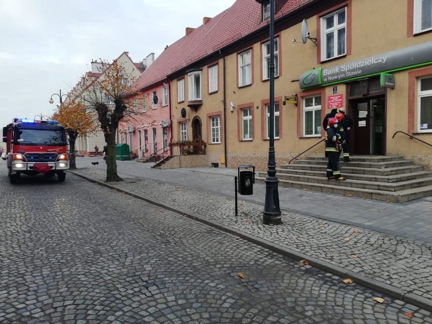 Nowy Staw. Fałszywy alarm w banku. Ktoś straszył nieistniejącym ładunkiem chemicznym