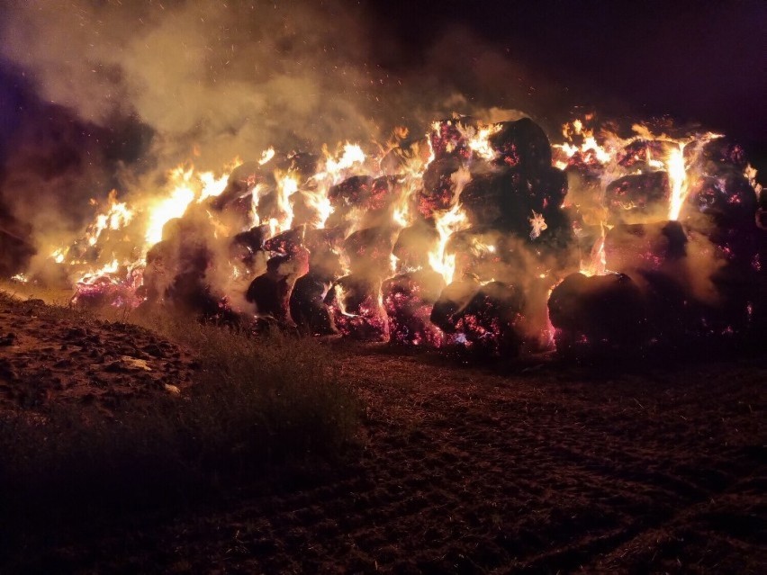 Pożar stogu w Kucharach