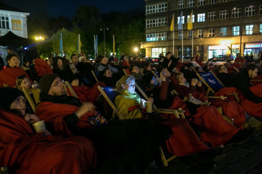 Kino plenerowe na pl. Szczepańskim.