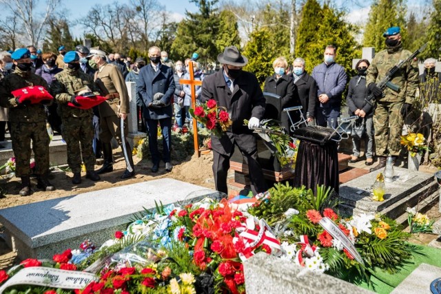 Pogrzeb Maksymiliana Kasprzaka na cmentarzu odbył się dziś (23.04.2021) w Bydgoszczy