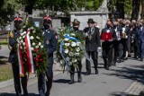 Pogrzeb Bronisława Cieślaka. Kraków żegna uwielbianego aktora. Odtwórca roli porucznika Borewicza spoczął na cmentarzu Podgórskim [ZDJĘCIA] 