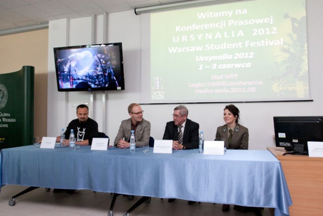 Zgromadzeni goście. Od lewej: Michał Jelonek, Szymon Grzechulski, Alojzy Szymański i Anna Malinowska fot. Marcin Iwan