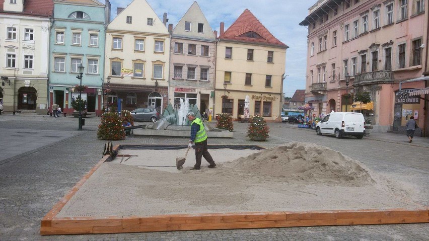 Dzieje się w Żarach. Zdjęcia przesłała do nas Czytelnik w...