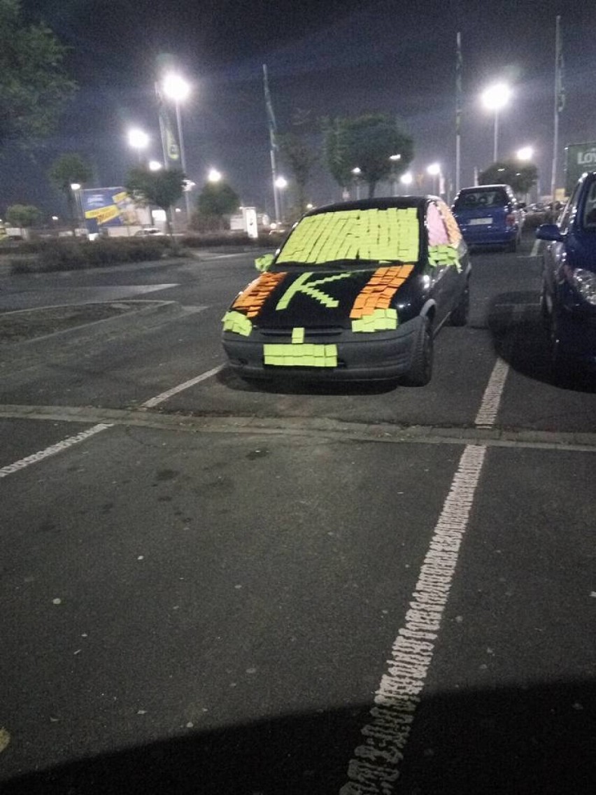 Tymczasem na parkingu M1.