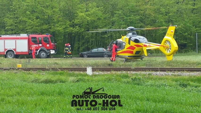 Wypadek na przejeździe kolejowym w Leśniczówce. 48-latka ciężko ranna (ZDJĘCIA)