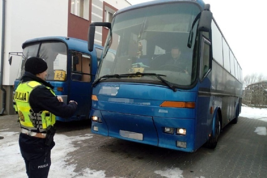 Ferie 2023. Można zadbać o bezpieczeństwo uczestników wyjazdów. Gdzie punkt kontroli autobusów w powiecie sieradzkim? ZDJĘCIA