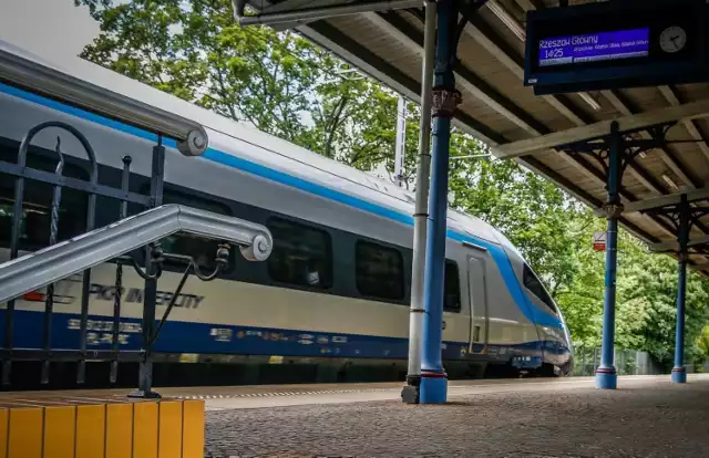 Rozkład jazdy PKP Intercity ma być gotowy dopiero 13.12.2019. Są problemy z zakupem biletów na pociągi po tym terminie