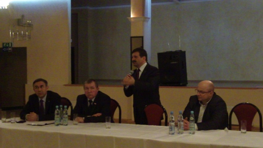 Od lewej: senator Grzegorz Czelej, przewodniczący Zarządu...