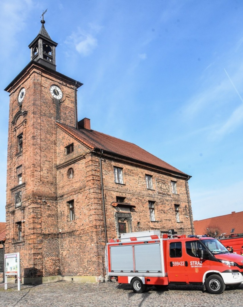 Obrzycko. Nowe ubrania specjalne oraz wyposażenie BHP strażaka dla druhów z OSP