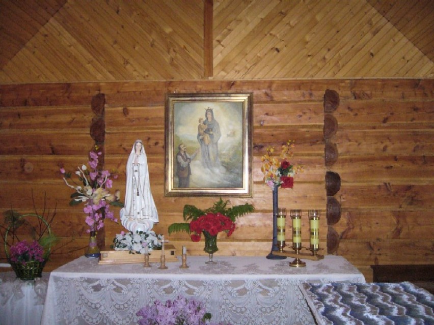 Obraz Matki Bożej w kapliczce w Przylasku