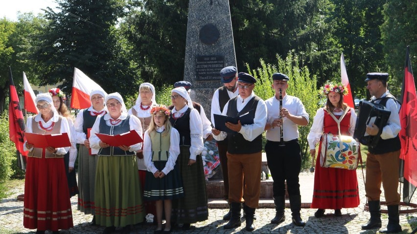 W Filipowie odbył się uroczysty apel z okazji obchodów święta Wojska Polskiego [Zdjęcia]