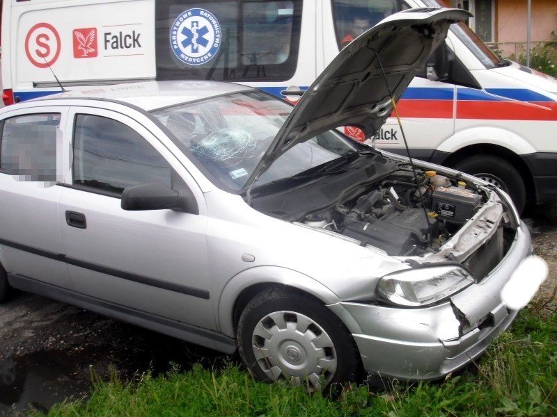Smardzewo: Mazda uderzyła w Opla ZDJĘCIA