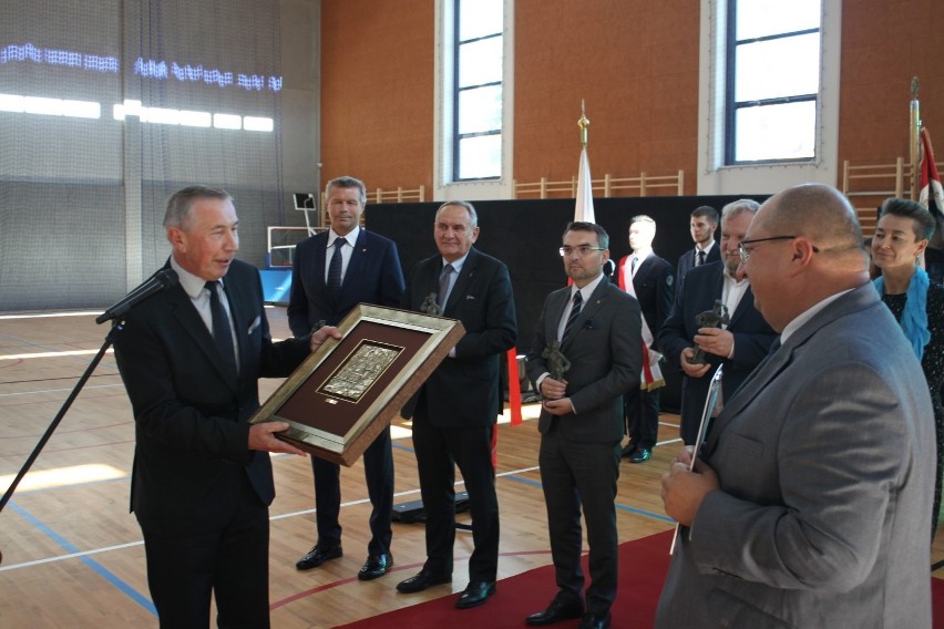 W Kielcach, przy Szkole Mistrzostwa Sportowego otwarto nową halę sportową. Za 15 milionów! (DUŻO ZDJĘĆ)