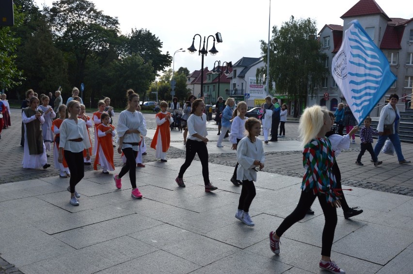 Lębork 2015. Dni Dziedzictwa. Występy MDK na placu Pokoju