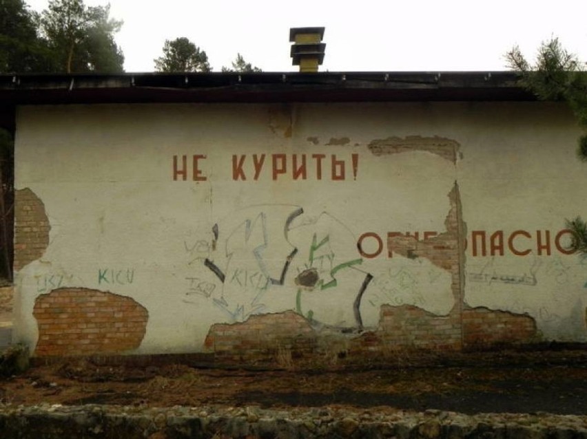 Przez lata o ,,ruskich'' przypominały napisy na budynkach.