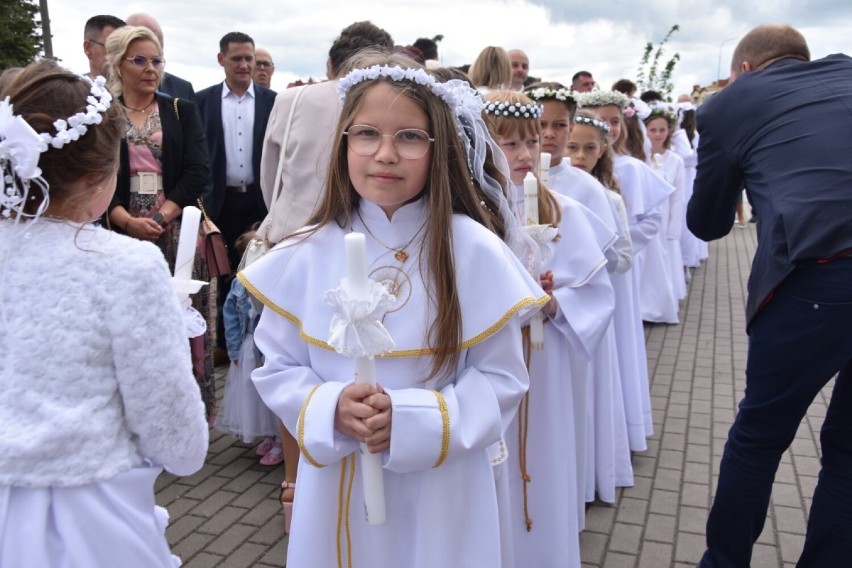 Wągrowiec. Pierwsza komunia święta w parafii pw. bł. Michała Kozala w Wągrowcu 