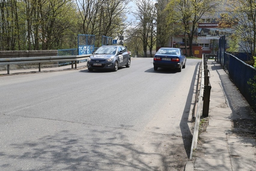 Poszerzą wiadukt na ul. Hożej. Poprawi się komfort pieszych i rowerzystów [ZDJĘCIA] 