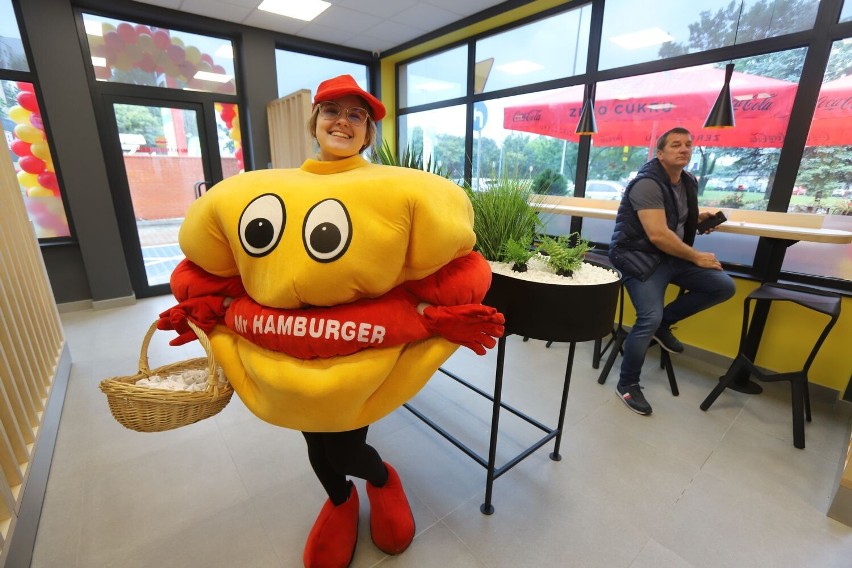 Dąbrowa Górnicza: Nowy Mr Hamburger już otwarty - zobacz zdjęcia. Jest w Gołonogu, w miejscu dawnego McDonald'sa