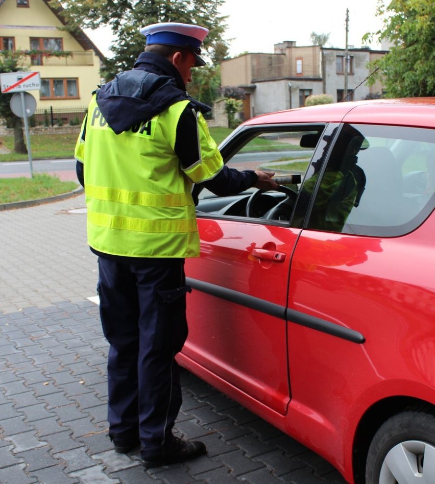 W Szynkielowie zatrzymano pijanego kierowcę suzuki. Wpadło też dwóch nietrzeźwych rowerzystów