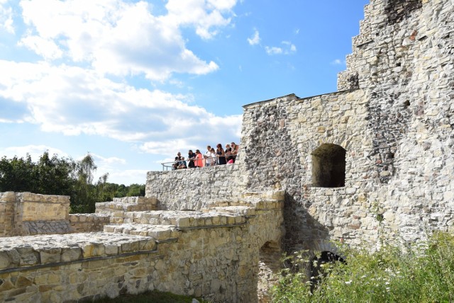 Zdjęcia zamku i wydarzeń z udziałem rekonstruktorów z poprzednich sezonów