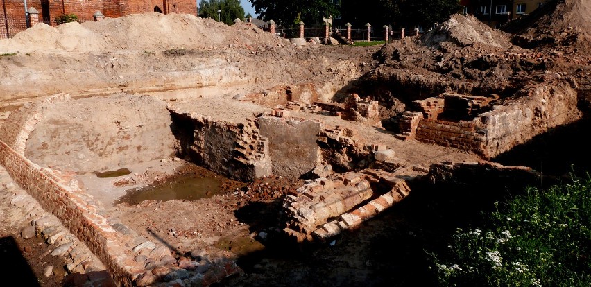 Na tropie prabuckich kamienic. Rusza druga tura prac archeologicznych w pobliżu katedry