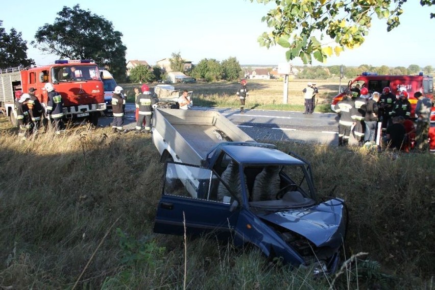 Trzy osoby ranne w wypadku na trasie Wrocław - Ząbkowice Śląskie