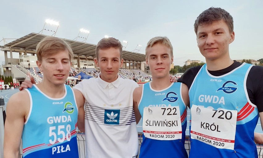 Od lewej: Mikołaj Czechowicz, Mikołaj Szarejko, Norbert...