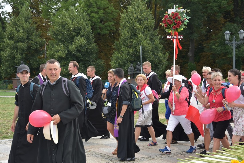 Piesza Pielgrzymka Sandomierska dotarła na Jasną Górę ZDJĘCIA