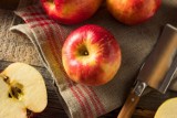 Jabłka - właściwości. Czy warto je jeść? Kto powinien je wykluczyć ze swojej diety?