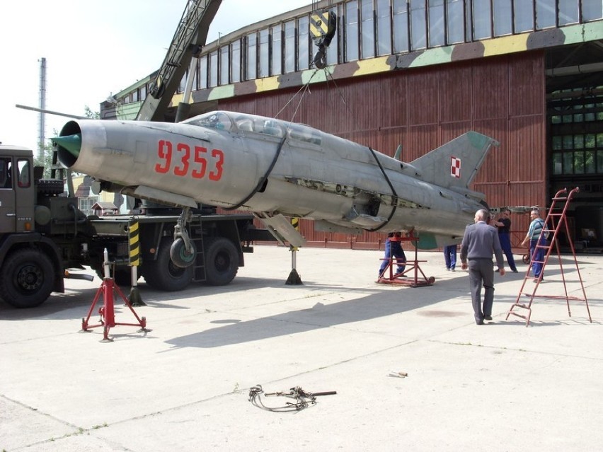 Transport kultowego samolotu MiG-21 do Goleniowa. To była niezwykle skomplikowana operacja