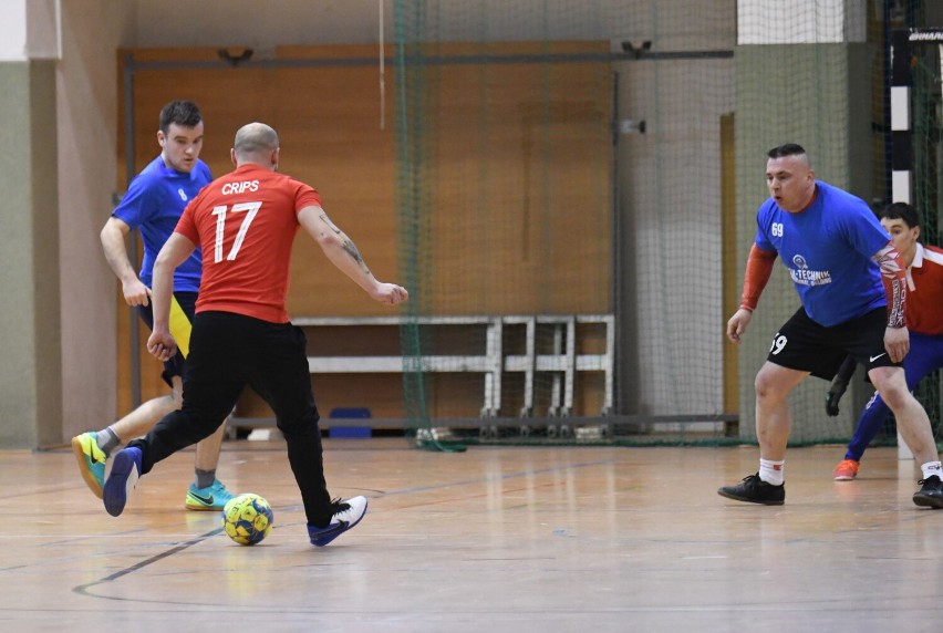 Koniec rozgrywek Żarskiej Ligi Futsalu. Puchar, po zaciętym meczu, wywalczyła drużyna JAR-BUD!