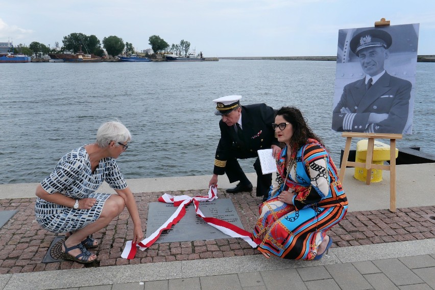 Tablica poświęcona legendarnemu kapitanowi Mamertowi Stankiewiczowi odsłonięta w Gdyni