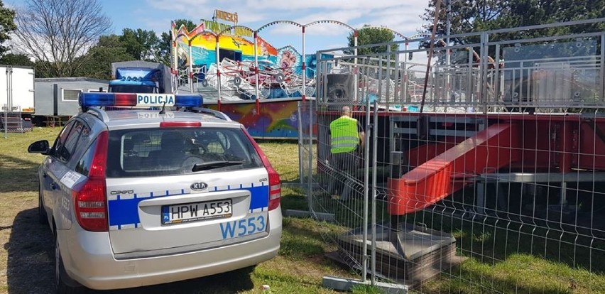 Kontrolowali wesołe miasteczka w Kołobrzegu - policja i Urząd Dozoru Technicznego w akcji