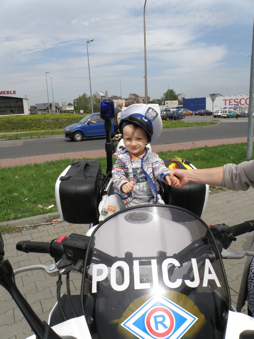 Dzień Bezpieczeństwa Ruchu Drogowego w Mysłowicach. Były motocykle, gry i alkogogle. Sami zobaczcie
