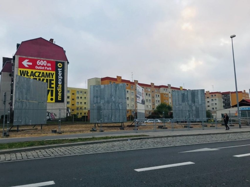 Na ulicy Struga pojawiło się kilka nowych bilbordów. Okazały się nielegalne
