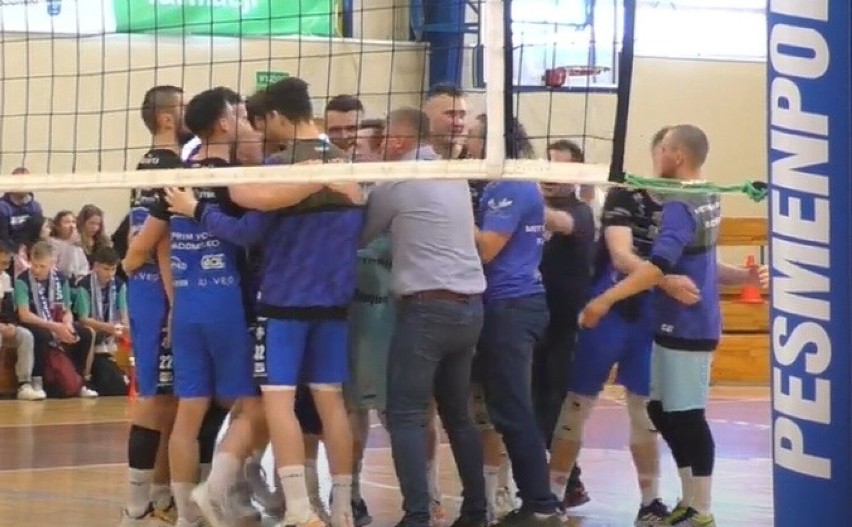 Siatkarze METPRIM Volley Radomsko awansowali do II ligi!...