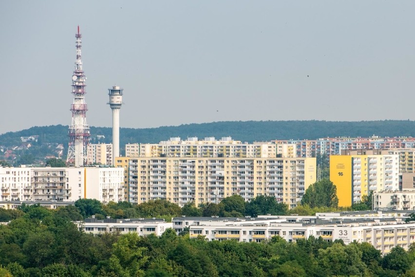 W Polsce jest około 60 tys. budynków z wielkiej płyty w tym...