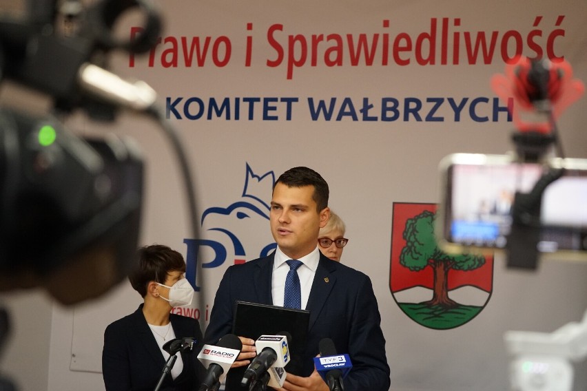 PiS odbudowuje struktury w Wałbrzychu i zachęca mieszkańców...
