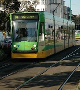 Zerwany pantograf wstrzymał ruch tramwajów na Dębcu