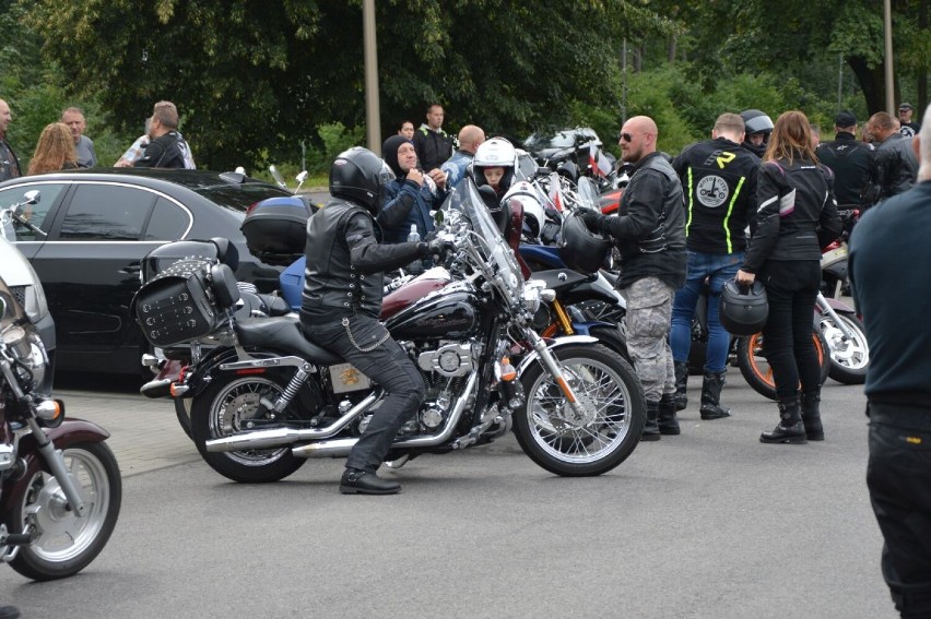 Takiej parady motocyklowej jeszcze w Goleniowie nie było. Zlot Motokorby, palenie gumy i akcja charytatywna w jednym