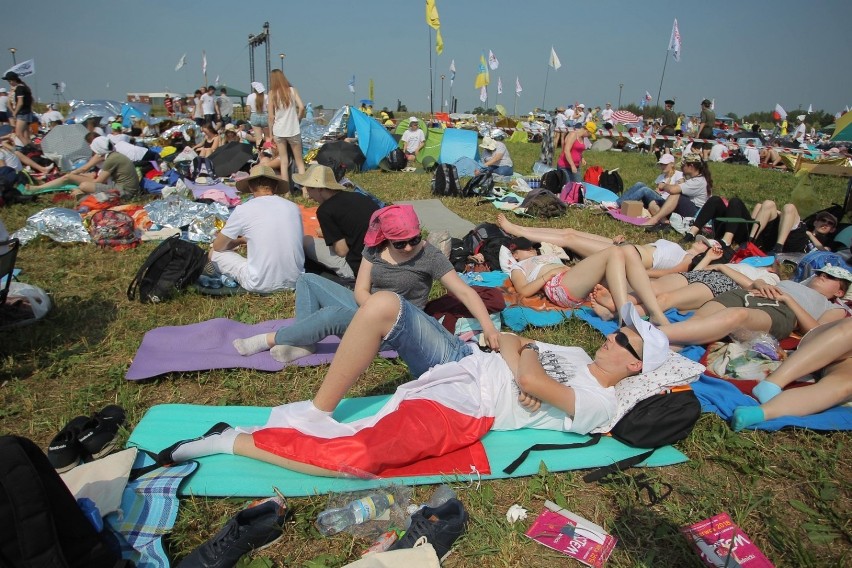 Lednica 2018. Tysiące młodych osób na Polach Lednickich