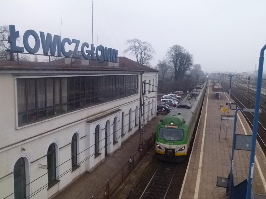 Dwa pociągi na jedym torze w Łowiczu. Zawinili ludzie (Zdjęcia)