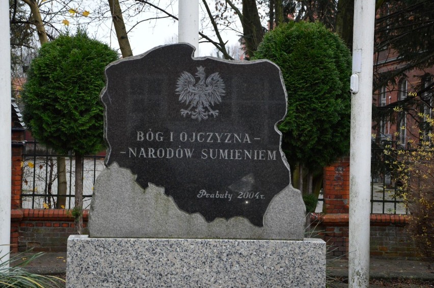 103. rocznica odzyskania niepodległości przez Polskę. Skromne uroczystości w Prabutach [ZDJĘCIA]