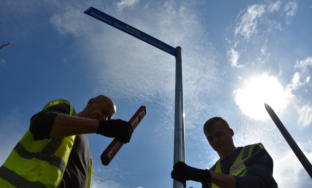 W Tarnowie blisko 700 ulic, skwerów i rond ma swoje nazwy. W ub. roku patronów zyskały m.in. dwa nowe ronda przy ul. Elektrycznej. W tym imię saperów otrzymała mała osiedlowa uliczka na Zabłociu. Nazwy niektórych są niespotykane w kraju